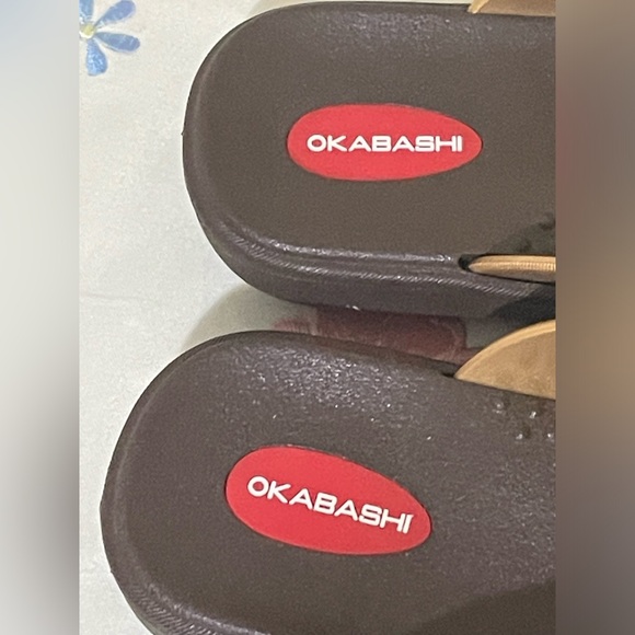 Okabashi Gold Thong Sandals - Picture 5 of 7